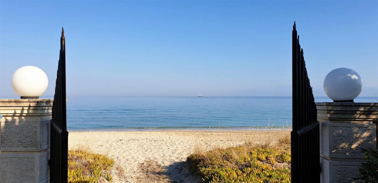 Dalas Beach House Almiros Beach Eksteriør bilde
