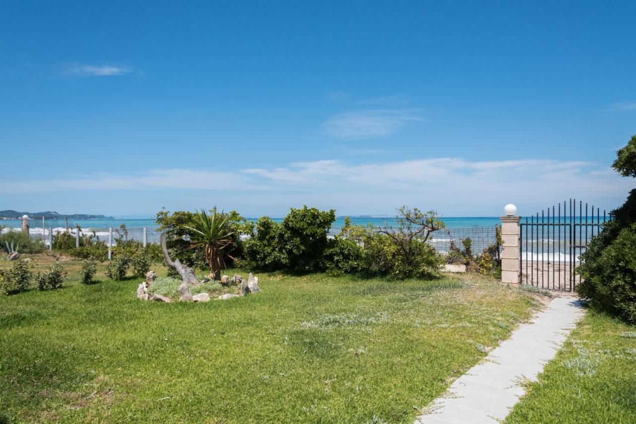 Dalas Beach House Almiros Beach Eksteriør bilde